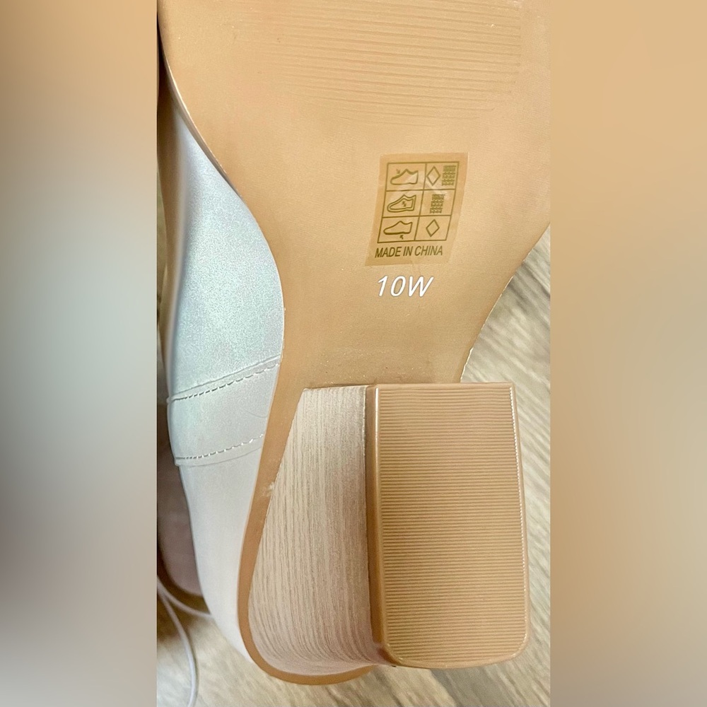 ARULA Wide Width Taupe-Ivory Booties                            SIZE 10W   *NWT* - Picture 6 of 14